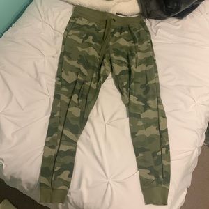 Green Camo Old Navy Sweatpants. Size small
